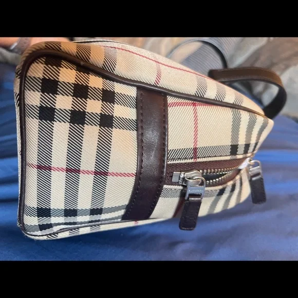 Authentic Burbery Novacheck Shoulder bag - Picture 4 of 11